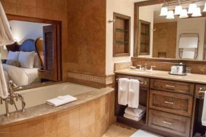 Luxe 3 Bedroom St Regis Residence Club Condo