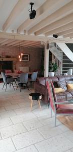 Maisons de vacances Charmante maison de campagne tres agreable avec sa piscine chauffee, terrasse, jardin, : photos des chambres