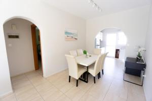 Large comfortable 2 bedroom apartment 200Mbps WiFi