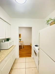 Apartment in the Heart of Calle 8 with Parking