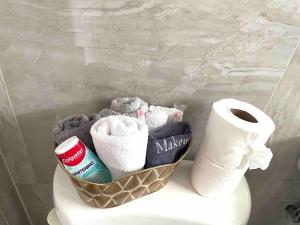 Apartment in the Heart of Calle 8 with Parking