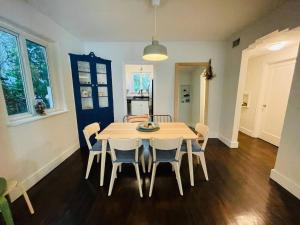 3 Bedroom Apartment with Backyard Oasis