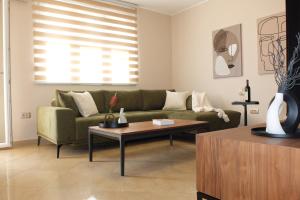 Modern 1BR - Old Town and sea