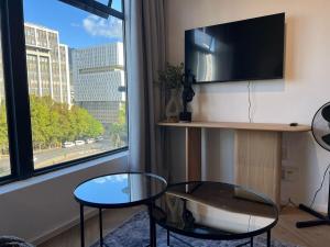 Stylish Studio with City Views & Pool at Zeeland Pier