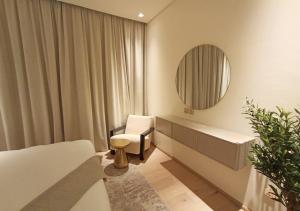 Bespoke Holiday Homes - Stylish 1BR Penthouse in The Autograph