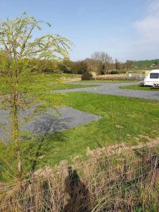 Green Dragon and Kitchen Pod - Sleeps 2 & Parking