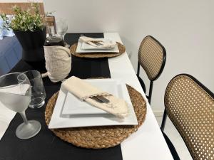 Palermo Spot - The Mark