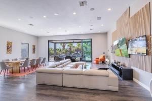 HoZho Residence on Sweetwater