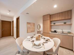 Bright & Airy 2BR-2min Walk to Business Bay Metro