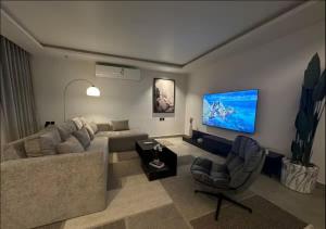 Amara - Almalqa 3BR Aprt R4