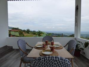 Nido Acacias Cabaña romántica con jacuzzi Azulejo