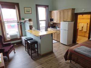 Del Norte Colorado Stone Quarry Studio Apt