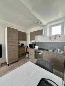 Appartements Lovely Normandy - Appt en centre ville de Bayeux : photos des chambres