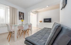 Gorgeous Apartment In Novalja With Wifi