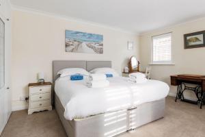 Chimneys - Old Town Poole Location, with Garden and Garage