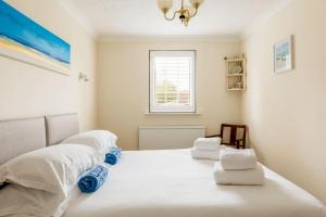 Chimneys - Old Town Poole Location, with Garden and Garage