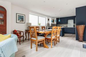 Middle Chine - Beautiful Garden and Spacious Living Space