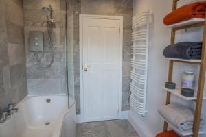 Bumble Bee Cottage - Cosy country getaway