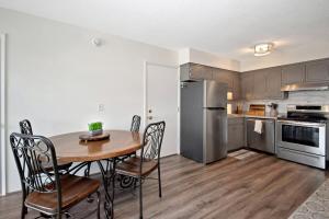 Ski Resort Backyard Walk to Lifts Brewery Coffee