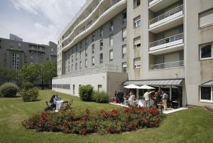Appart'hotels Sejours & Affaires Grenoble Marie Curie : photos des chambres