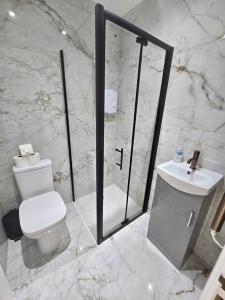 Rare Garden View Studio in Earls Court, 3min walk from station!