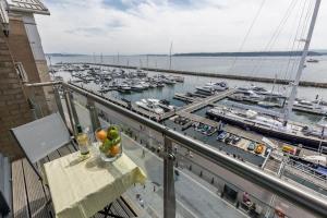 Perfect Harbour Views - Incredible Views from Two Balconies