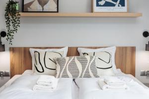 Monika Apartments by Upstairs