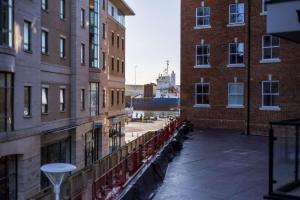 Little Sea - Moments from Waterfront Restaurants