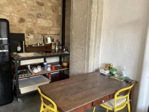 Stylish Art House Palmeti