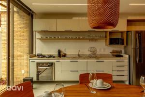 Qavi - Casa com Piscina Privativa #VilaCaju