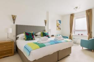 Riva - sea views- 180-Degree Panoramic Views from Balcony