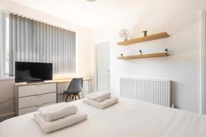 Spacious 4 Bedroom House with Garden in Doncaster