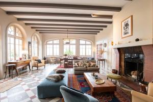 Appartements La croix des Rameaux- charming house near Lyon : photos des chambres