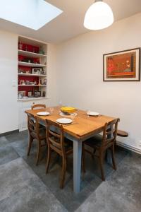 Appartements La croix des Rameaux- charming house near Lyon : photos des chambres
