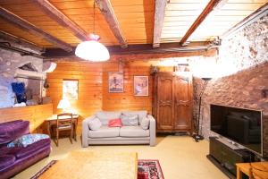 Appartements La croix des Rameaux- charming house near Lyon : photos des chambres