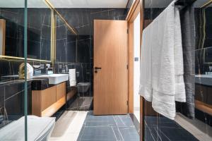 Modern JVC Apartment Views of Marina Skylines