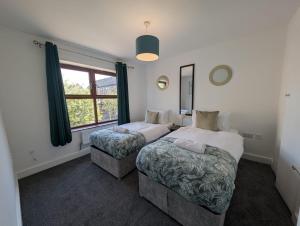 Spacious Large 4 Bed Contractor