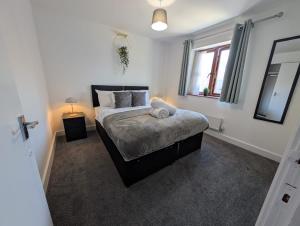 Spacious Large 4 Bed Contractor