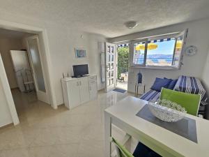 BLANKA NV - Apartment with terrace, grill and parking