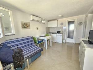 BLANKA NV - Apartment with terrace, grill and parking