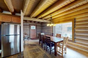 Crescent Cabin in the Woods