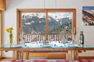 Chalet White Peak by Miggins