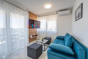 Meridian Pool Residences