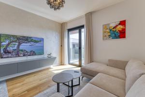 New Modern Apartment Mima