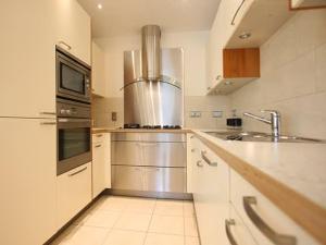 Jeanneau - Prestigious Dolphin Quays apartment on Poole Quay