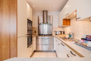 Jeanneau - Prestigious Dolphin Quays apartment on Poole Quay