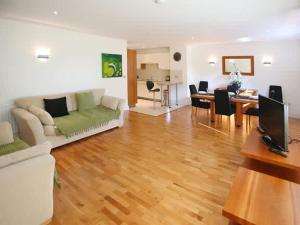Jeanneau - Prestigious Dolphin Quays apartment on Poole Quay