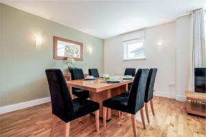 Jeanneau - Prestigious Dolphin Quays apartment on Poole Quay