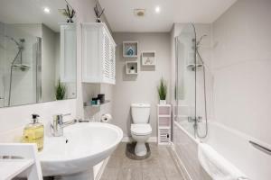 Seafarers - Contemporary Apartment, Central Location