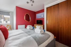 Seafarers - Contemporary Apartment, Central Location